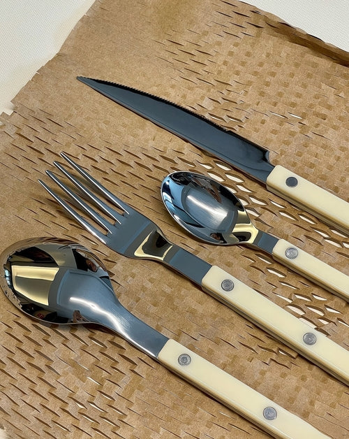 Entertainer's Flatware Set - 8 Place Settings - Delphine
