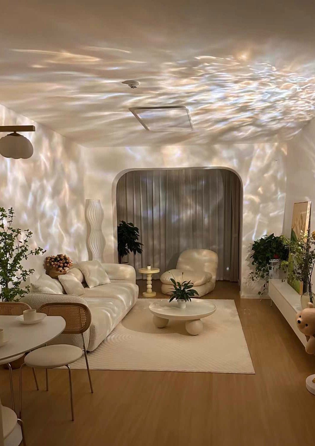 Underwater Ripple Effect Table Lamp - Dynamic Ambient Lighting